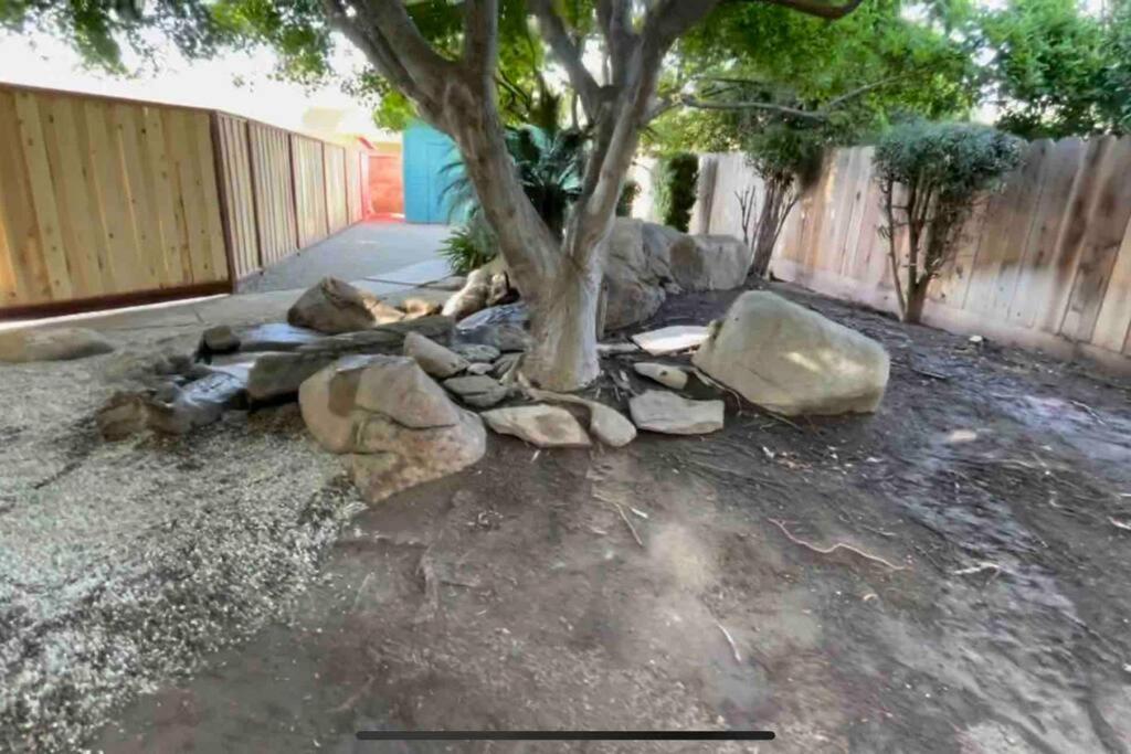 Brand New 2Br Cute Blue Led In North Fresno Apartment Exterior foto