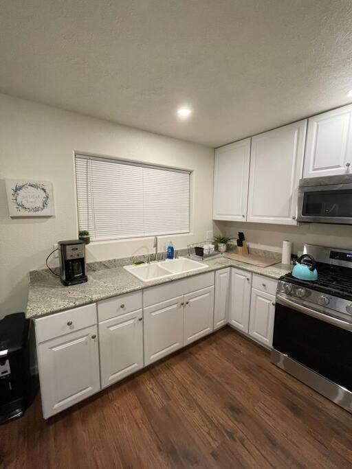 Brand New 2Br Cute Blue Led In North Fresno Apartment Exterior foto